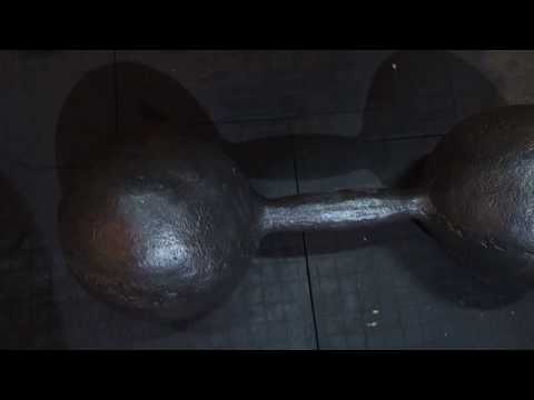 Видео: ОБЗОР ТЯЖЁЛОЙ СТАРИННОЙ ШАРОВОЙ ГАНТЕЛИ REVIEW OF HEAVY OLD TIME GLOBE DUMBBELL