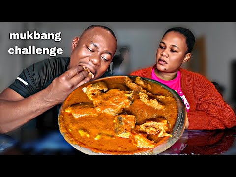 Видео: Бросай кубики и ешь мукбанг, Фуфу с лёгким супом, ассорти из мяса, мукбанг