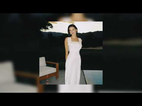 Видео: Жүрегіңнен бір орын бер ( Speed'Up )