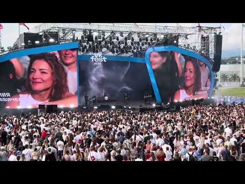 Видео: ￼ выступление Юлия Савичева VK Fest Сириус