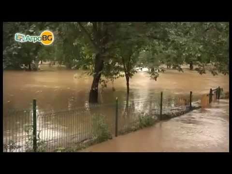 Видео: Преливащи язовири напълниха дерето на Суха река в Добричко