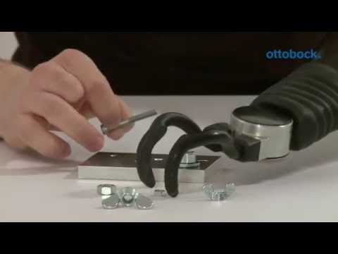 Видео: Кисть AxonHook для протезов рук