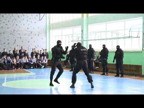 Видео: Показаnельные выступления СОБР