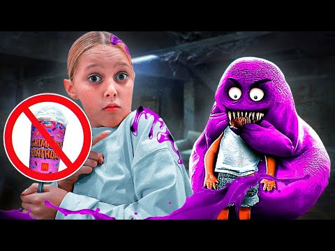 Видео: Чудовища в Къщата 😱 Grimace Shake, Mommy Long Legs, Huggy Wuggy, Siren Head В Реалния Живот