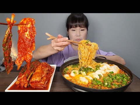 Видео: Горячий кимчи, руменный мукбанг ASMR