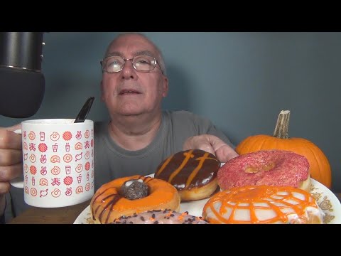 Видео: ASMR: Поедание пончиков Dunkin's Halloween Donuts