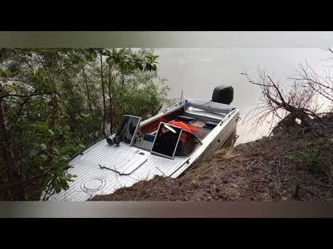 Видео: Казанка 2 м . Поход . Ночлег в лодке.