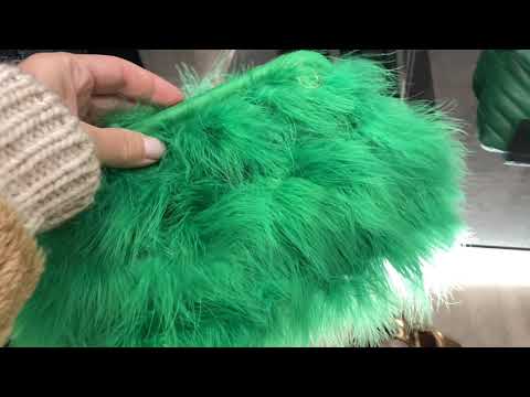 Видео: Обзор: Премеряю шубы из искусственного меха￼