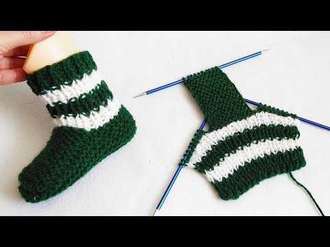 Видео: ДЕТСКИЕ НОСОЧКИ НА ДВУХ СПИЦАХ