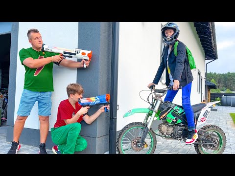 Видео: САША УДРАЛ КАТАТЬСЯ НА МОТОЦИКЛЕ.БРОС ШОУ