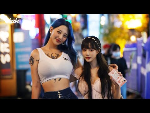 Видео: Сколько внимания на улице привлекает красивая женщина?