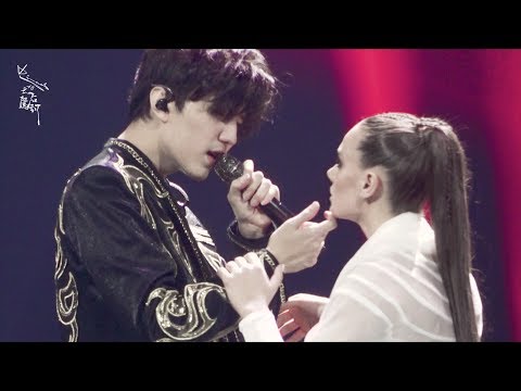 Видео: [Fancam] The Love Of Tired Swans - 迪玛希Dimash Димаш,10/12/2019 Arnau Tour@New York City