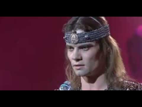 Видео: Группа "Тяжелый День" исполняет песню "Даль Великая" на фестивале "Ступень к Парнасу" 1990 года