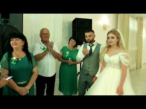 Видео: 🎤 Щирі Поздоровлення близьких молодим. Побажання на весіллі .