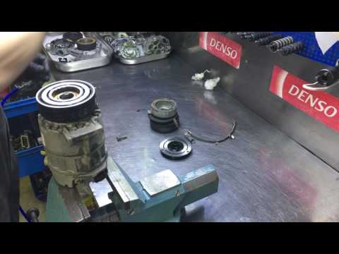 Видео: BMW X5 E70 3,0 DIESEL. Замена подшипника и муфты компрессора кондиционера.