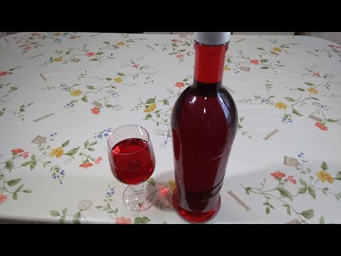 Видео: Настойка из ежевики на водке.