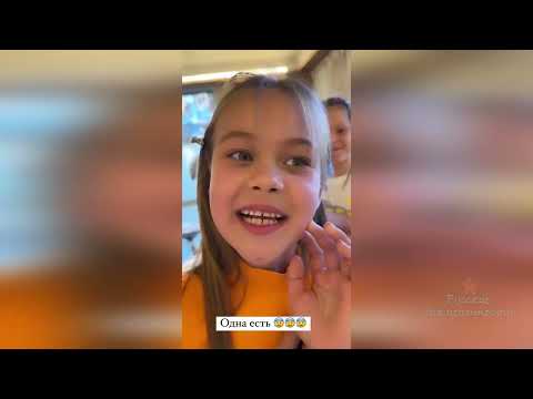 Видео: Дочкам Оксаны Самойловой прокололи уши! Какие смелые!