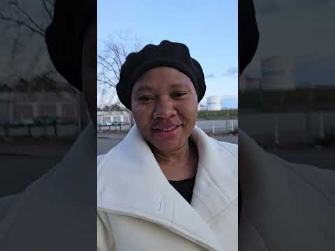 Видео: Бабушка впервые пробует Макдональдс.