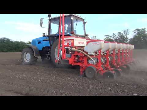 Видео: Сеялка GASPARDO MTR-8 и МТЗ-1221.2 ТРОПИК, сев подсолнечника 2 июня 2019.