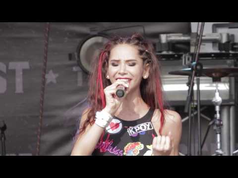 Видео: КРОУ - Что со мной? (Live Доброфест 2018)