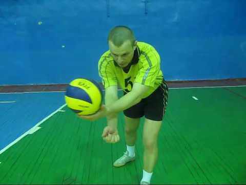 Видео: Нижняя прямая подача в волейболе