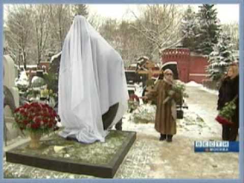 Видео: Памятник Жженову открыт