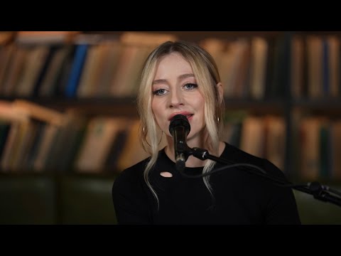 Видео: Vivienne Mort – Чорна рілля ізорана