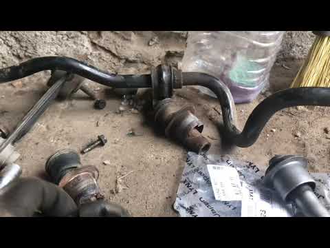 Видео: Nissan X-Trail T31, замена сайлентблоков переднего подрамника / Suspension repair