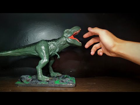 Видео: Слепил ОГРОМНОГО ТИРЕКСА из пластилина / made a tyrannosaurus