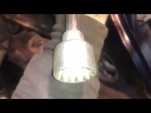 Видео: Как и чем выкрутить ступичную гайку Mercedes-Benz W210