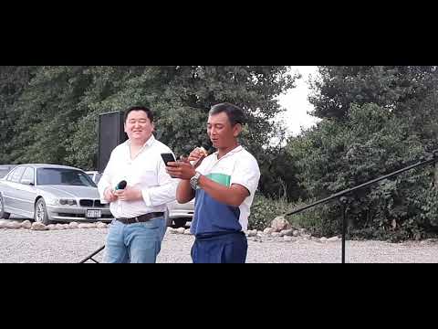 Видео: Мирлан жана Аскат сүйүү ырларын окушту