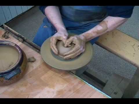 Видео: "Пламен Данчев Керамика ЕООД" - точене