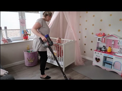 Видео: VLOG: 🌸Мотивация на Готовку и Уборку🌸 Убираюсь в комнате Лизы