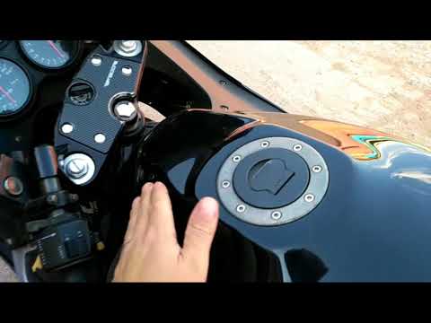 Видео: Suzuki RF900 обзор