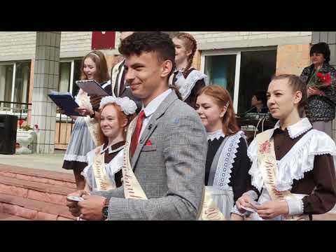 Видео: Слово на линейке дали выпускникам. Остромичская средняя школа, Беларусь.