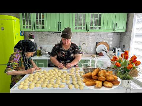Видео: Бабушка Роза готовит домашние жареные булочки с мясом | Пирошги |