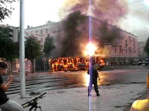 Видео: Уфа, сгорел трамвай.