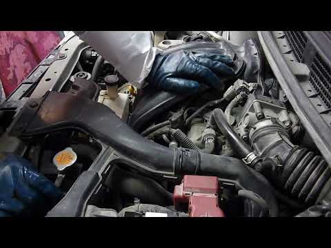 Видео: Замена свечей зажигания Nissan HR15DE