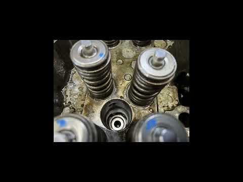 Видео: Снятие и установка форсунки CAT C15