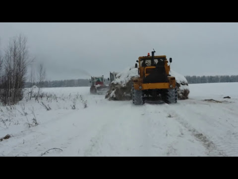 Видео: К 744 и к 701 таскают солому