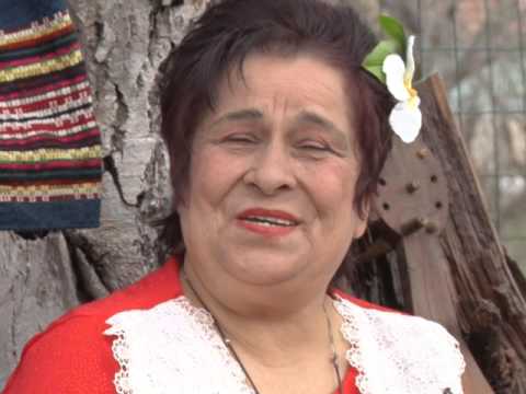 Видео: Донка Бумбалова Койна на Тунджа переше