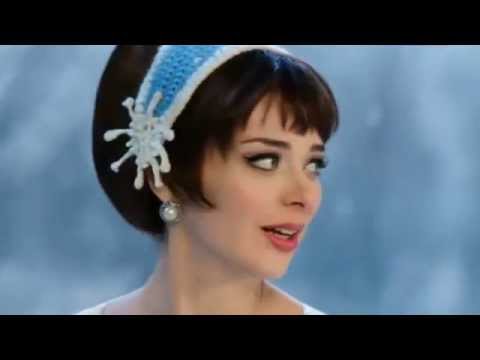 Видео: А снег идет...