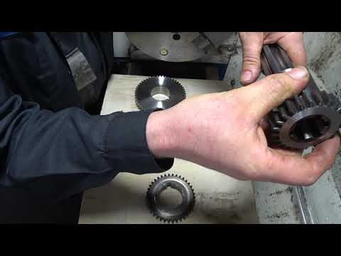 Видео: Ремонт токарного станка (коробка скоростей)