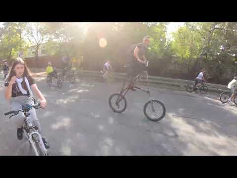Видео: 13 09 2025 Велопарад в Москве на высоком велосипеде (Tall bike HERO)
