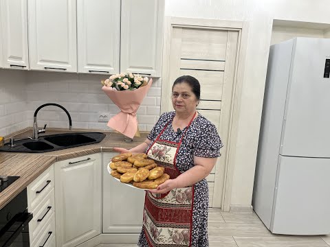 Видео: ВКУСНЫЕ ПИРОЖКИ С КАРТОШКОЙ И С МЯСОМ НА КЕФИРЕ И СМЕТАНЕ С СОДОЙ . ТЕСТО- КАК ПУХ