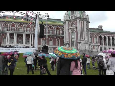 Видео: Прохор Шаляпин в парке Царицыно. День любви, семьи и верности