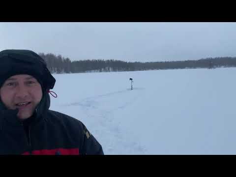 Видео: Рыбалка в марте на Чусовском озере 2021