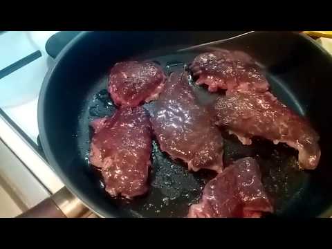 Видео: ПЕЧЕНЬ ПОД СМЕТАНОЙ/МЯГКАЯ СОЧНАЯ ПЕЧЕНЬ ПОД СМЕТАНОЙ И ЛУКОМ/