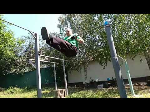 Видео: ТУРНІК в 63 роки ,тренуємо  вихід на дві  руки .@funwithcalisthenics .Andrei Puchk.#.atlantgymKiiv.