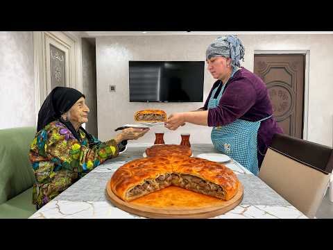Видео: Рецепт мясного пирога по бабушкиному секрету 🍖 | Мягкий, сочный и вкусный!